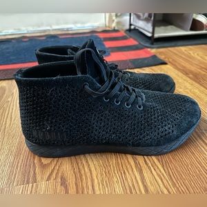 NoBull BLACK SUEDE MID TRAINER size 10 mens